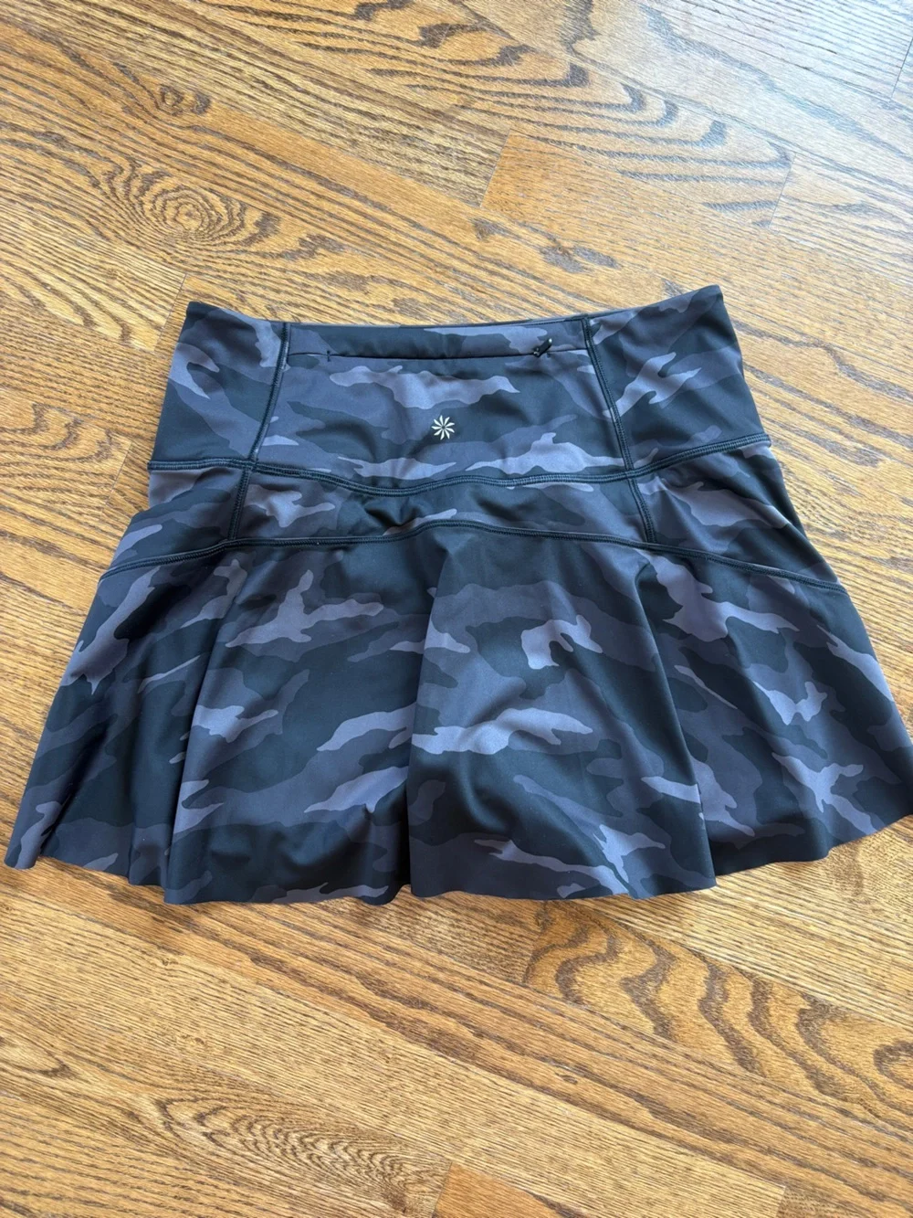 Athleta Ace Printed Camo Skort 13.5 inches Women’s Small Athleisure Workout